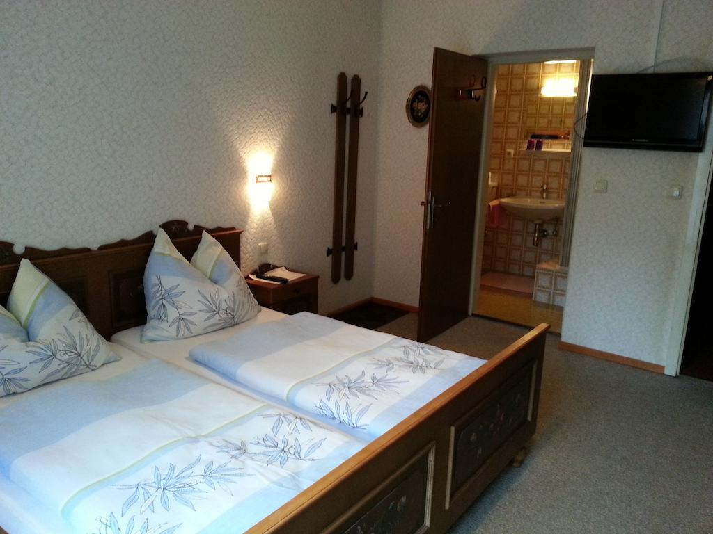 Haus Chorinskyklause Apartment Bad Goisern Phòng bức ảnh